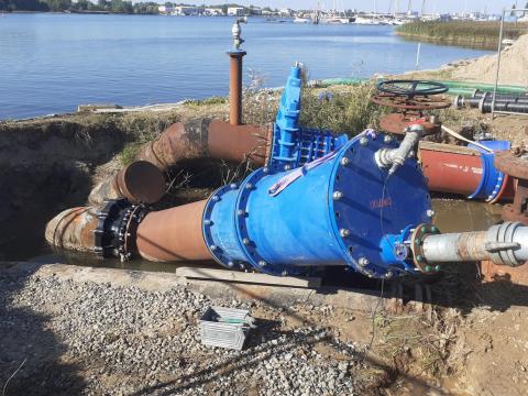 Molchschleuse zur Einführung des „Acquarius“ am Ostufer der Warnow